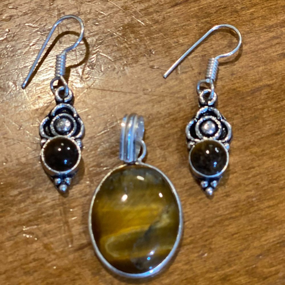 Natural Handmade Tiger Eye Pendant Dangle Hook Earring Set.